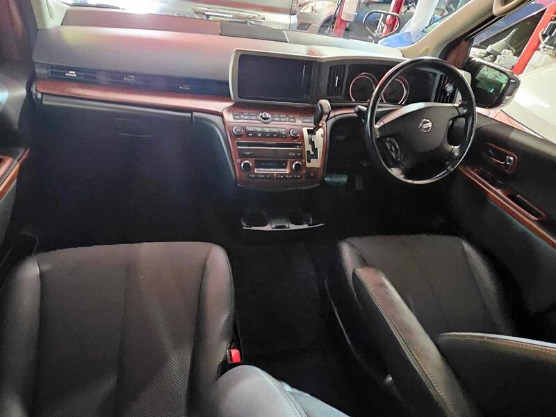 NISSAN ELGRAND