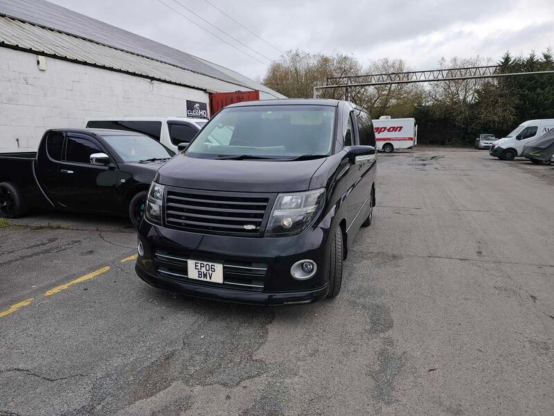 NISSAN ELGRAND