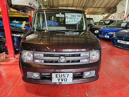 NISSAN CUBE Cubic 7 seater