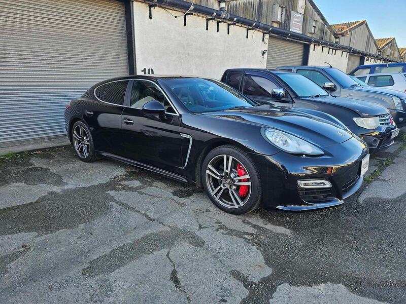PORSCHE PANAMERA