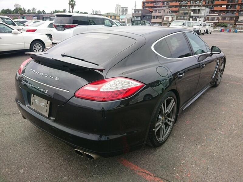 PORSCHE PANAMERA