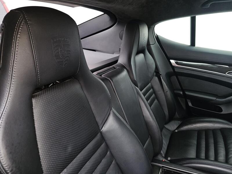 PORSCHE PANAMERA