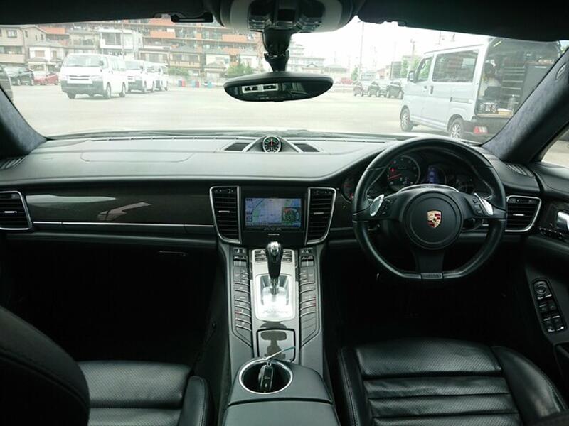 PORSCHE PANAMERA