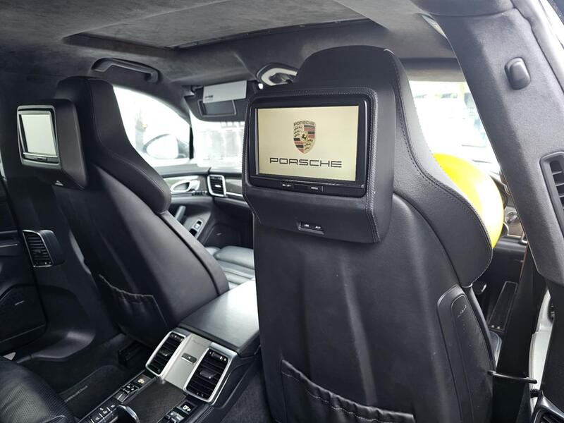 PORSCHE PANAMERA