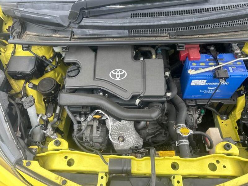 TOYOTA VITZ