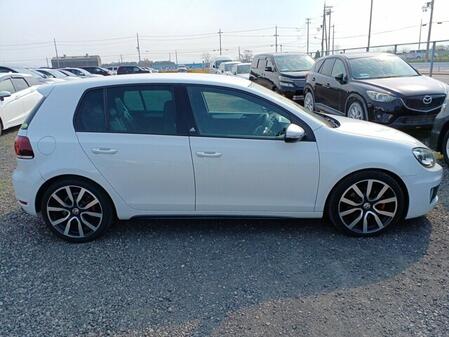 VOLKSWAGEN GOLF GTI Adidas Edition