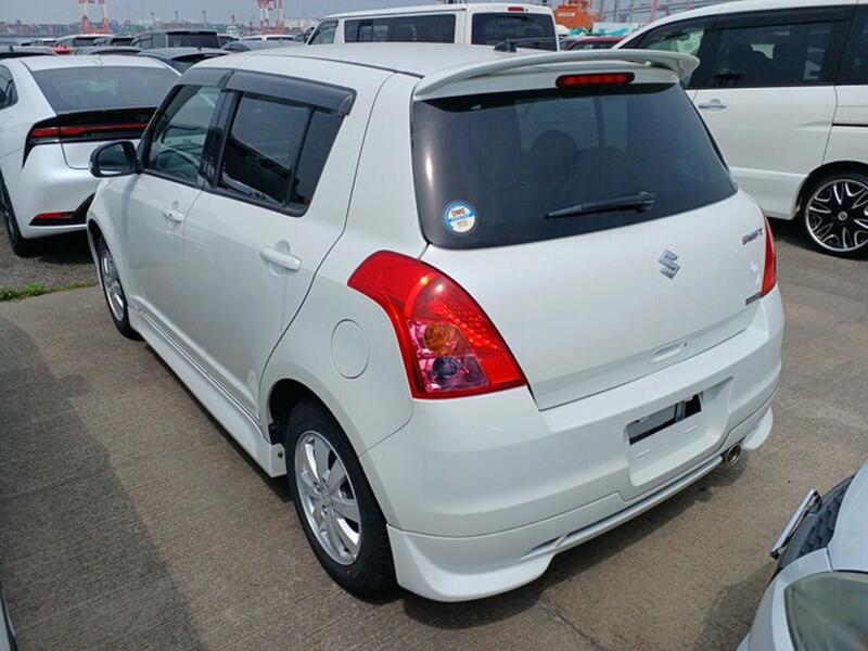 SUZUKI SWIFT
