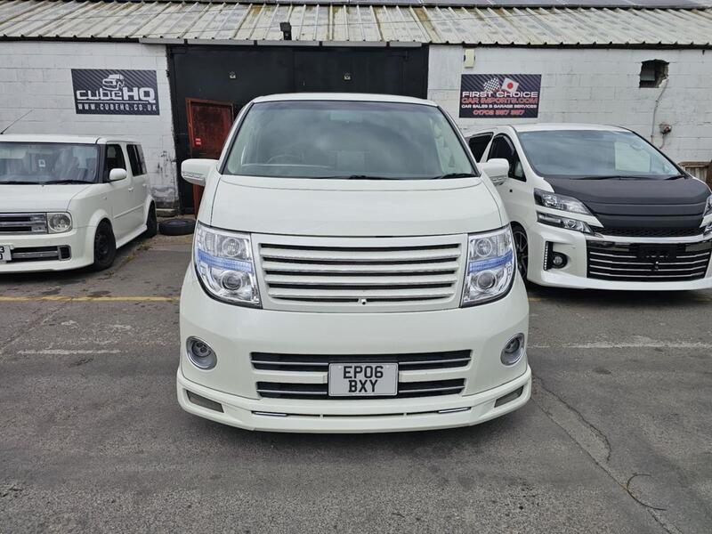 NISSAN ELGRAND Highway Star